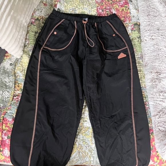 Adidas low rise joggers - Picture 2 of 3